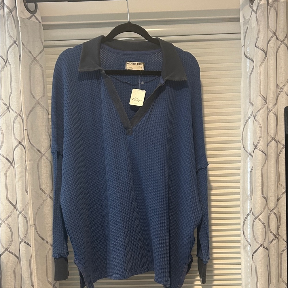 We The Free V-Neck Blue waffle shirt size small